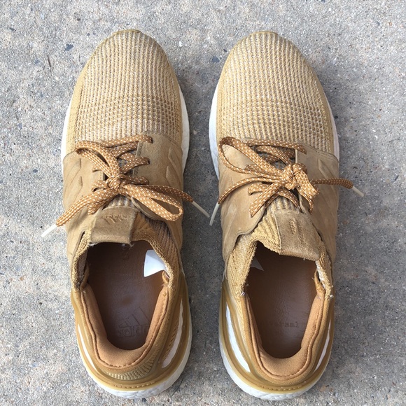 *Limited Edition* Adidas Ultraboost - Picture 4 of 14